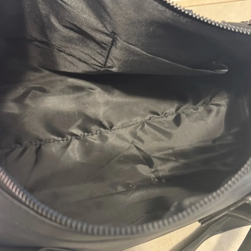 NWOT Skull Black Studded Handbag w/Crossbody Vegan - Picture 4 of 4